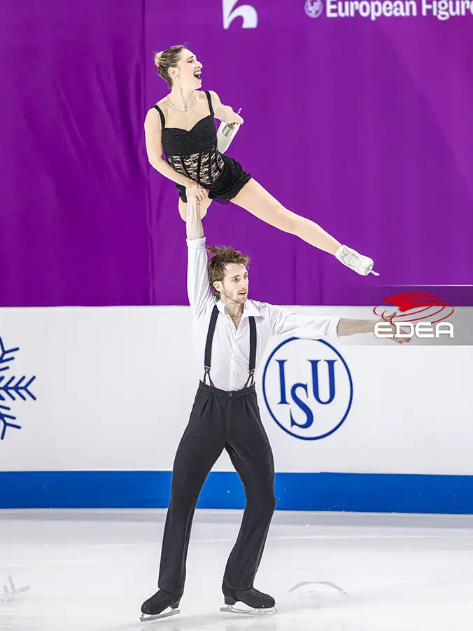 Ice Gallery Skates U.S.